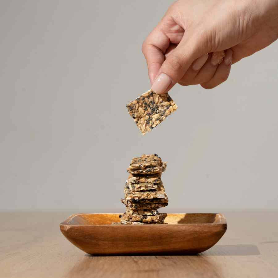 【5月発送・予約商品】【15袋】薫る国産青のり味:ストイックすぎるプロテインクラッカー
